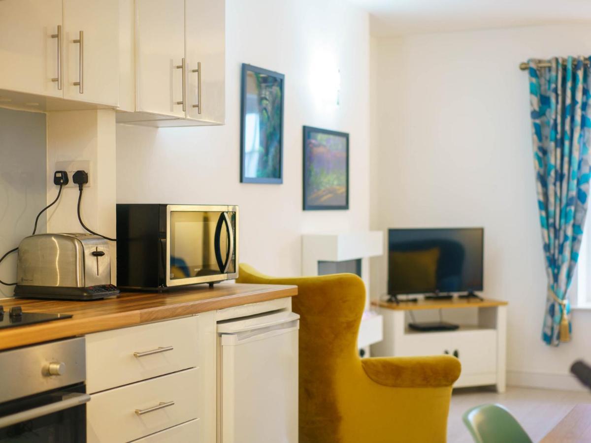 Pass The Keys Modern 2 Bed Flat Overlooking Aberaeron Harbour Exteriör bild