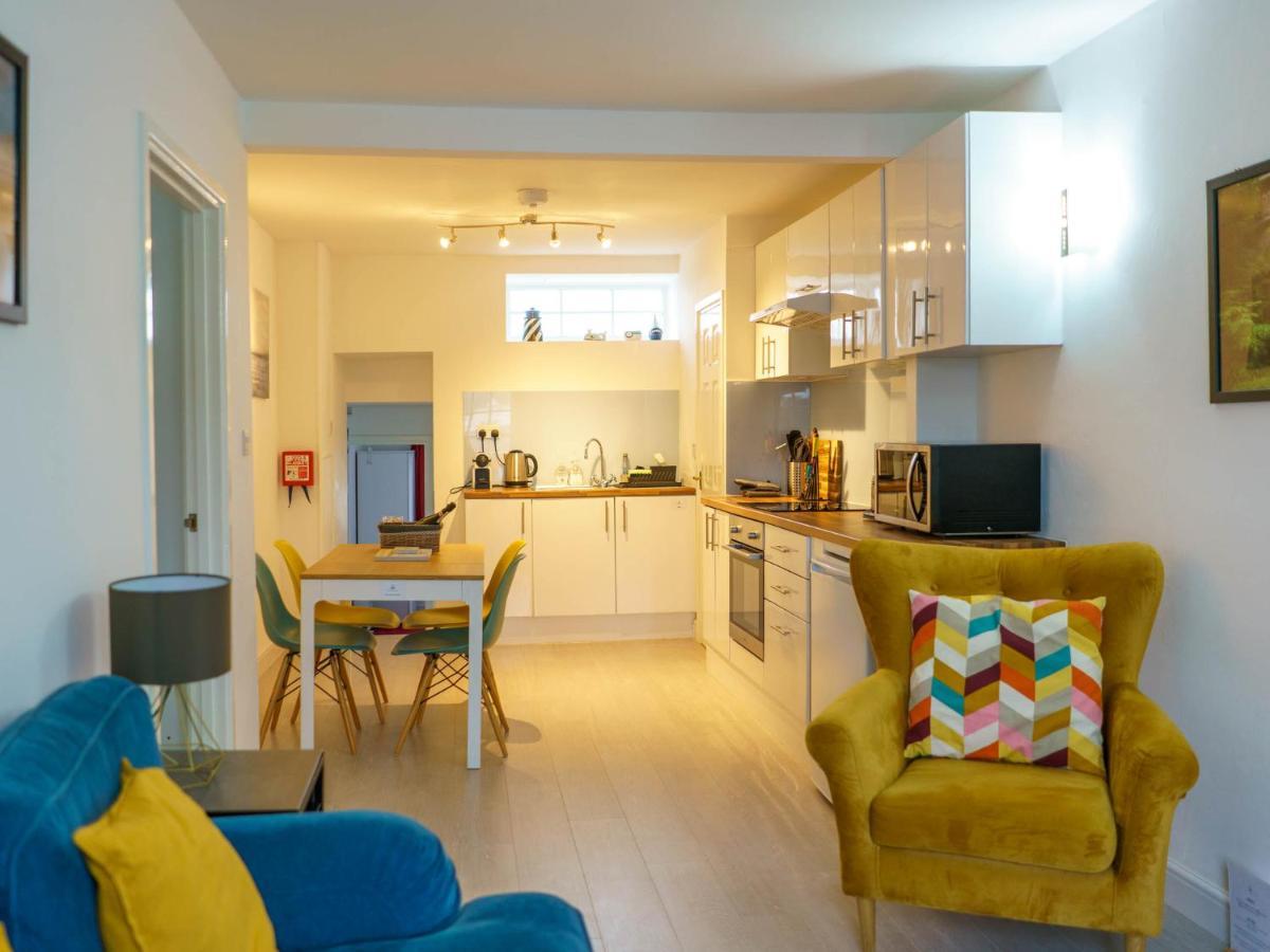 Pass The Keys Modern 2 Bed Flat Overlooking Aberaeron Harbour Exteriör bild