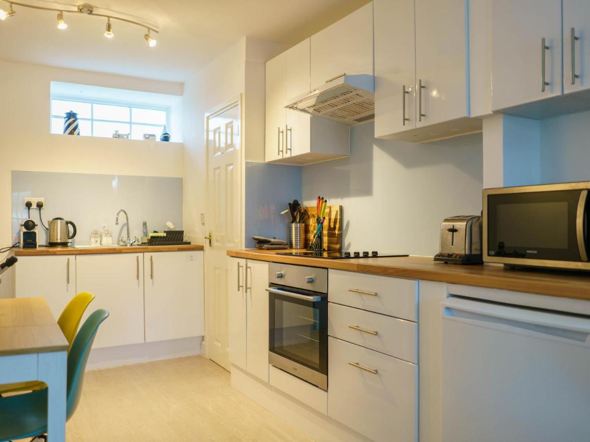 Pass The Keys Modern 2 Bed Flat Overlooking Aberaeron Harbour Exteriör bild