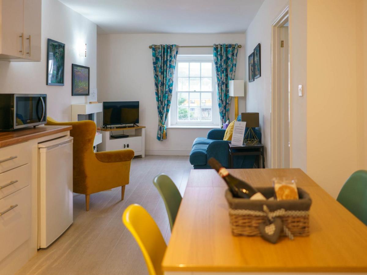 Pass The Keys Modern 2 Bed Flat Overlooking Aberaeron Harbour Exteriör bild