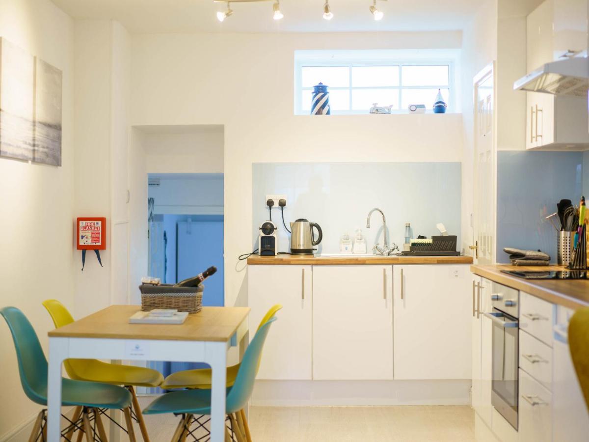 Pass The Keys Modern 2 Bed Flat Overlooking Aberaeron Harbour Exteriör bild