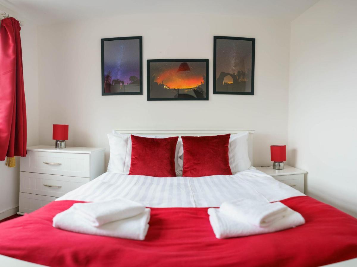 Pass The Keys Modern 2 Bed Flat Overlooking Aberaeron Harbour Exteriör bild