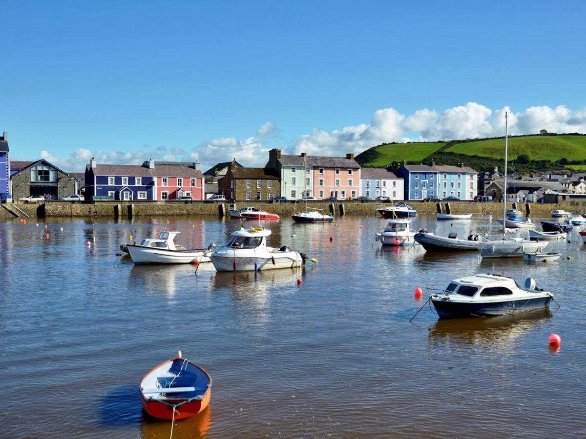 Pass The Keys Modern 2 Bed Flat Overlooking Aberaeron Harbour Exteriör bild